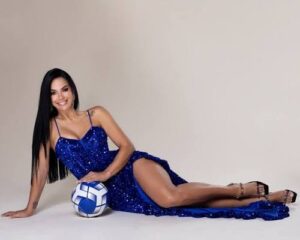 ¡Gloria Vera de ser la hermosa Miss Tanga 1999 a conductora de Tv!