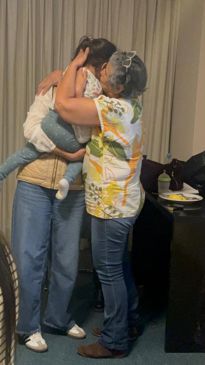 Final feliz: Oúma con su mami la niña Magnolia