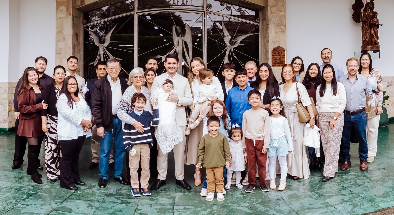 (GALERÍA) ¡ExMiss Grand volvió cristiana a su retoñita!