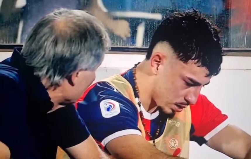 (VIDEO) Periodista al pelotero César Bobadilla: “Si no te da el cuero, tenés que irte a otro club más chico” (VIDEO) Periodista al pelotero César Bobadilla: “Si no te da el cuero, tenés que irte a otro club más chico”