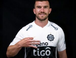 Olimpia inició la subasta de la camiseta de Payne y esperan hacer una millonada