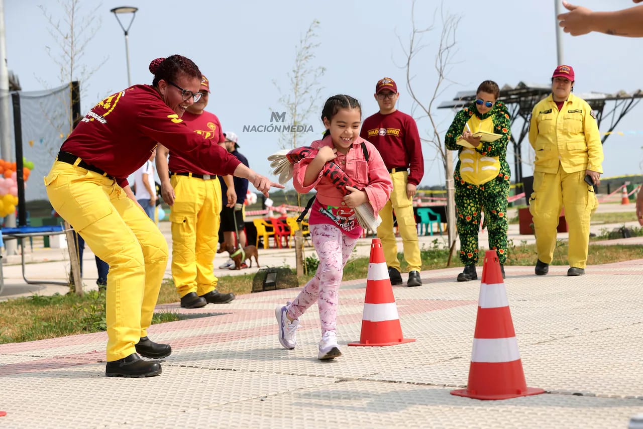 Niños podrán ser bomberos para festejar su día 