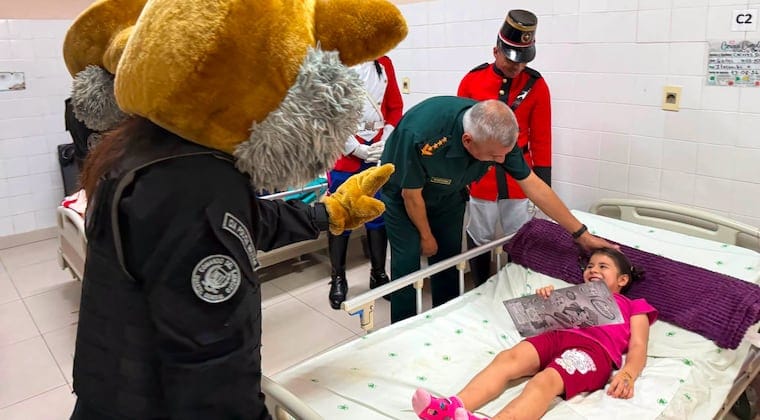 Milicos oraha rory a los peques en el Acosta Ñú