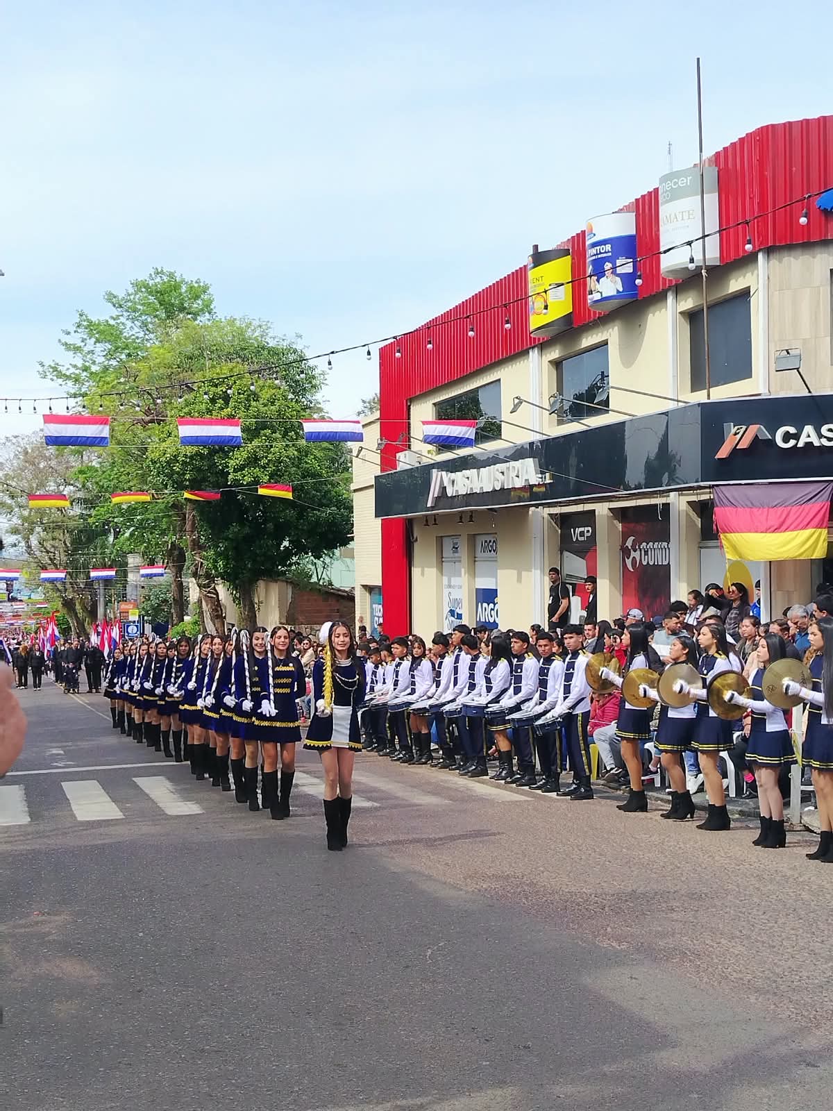 ¡San Bernardino celebró sus 145 años con desfile estudiantil!