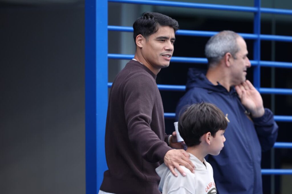 Lorenzo estuvo en la Olla para acompañar a sus compas Lorenzo estuvo en la Olla para acompañar a sus compas