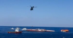 Tormenta tumbó un barco de pasajeros que iba a la costa de Turquía