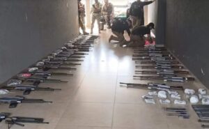 Pescaron a dos hermanos que tenían 30 fusiles de guerra