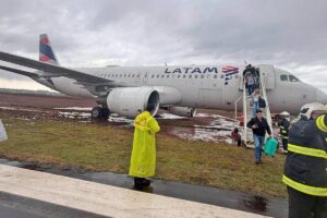 Un avión con 151 pasajeros se despistó en el aeropuerto de Cascavel