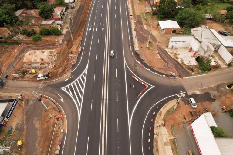 Ya terminaron los nuevos carriles en la ruta Py02 en cruce Pedrozo