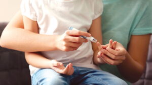 ¡Cháke! Doctor he’i que abundan casos de diabetes en peques