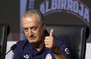 Alfaro ya aceptó su continuidad como DT de la Albirró