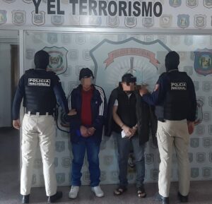 Capturan a padre e hijo por “chorizo” de estafas