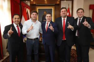 HC y Kemper respaldan a “Tino” Ayala como voz joven en Asu