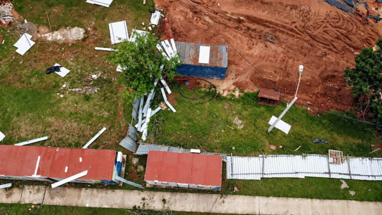 Tras el temporal, mueven cielo y tierra por los enfermos del INCAN