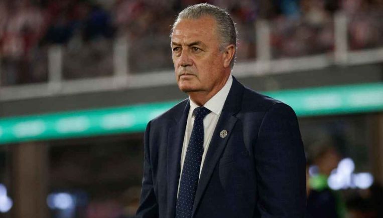 Reflexiones de Alfaro, la despedida de Messi y el liderato de Santaní marcan la agenda deportiva