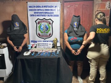 Doñitas envenenaban al rollo Doñitas envenenaban al rollo