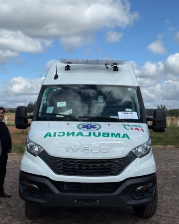 Fretes rajó a dos funcionarios por uso vai del combu de ambulancias Fretes rajó a dos funcionarios por uso vai del combu de ambulancias