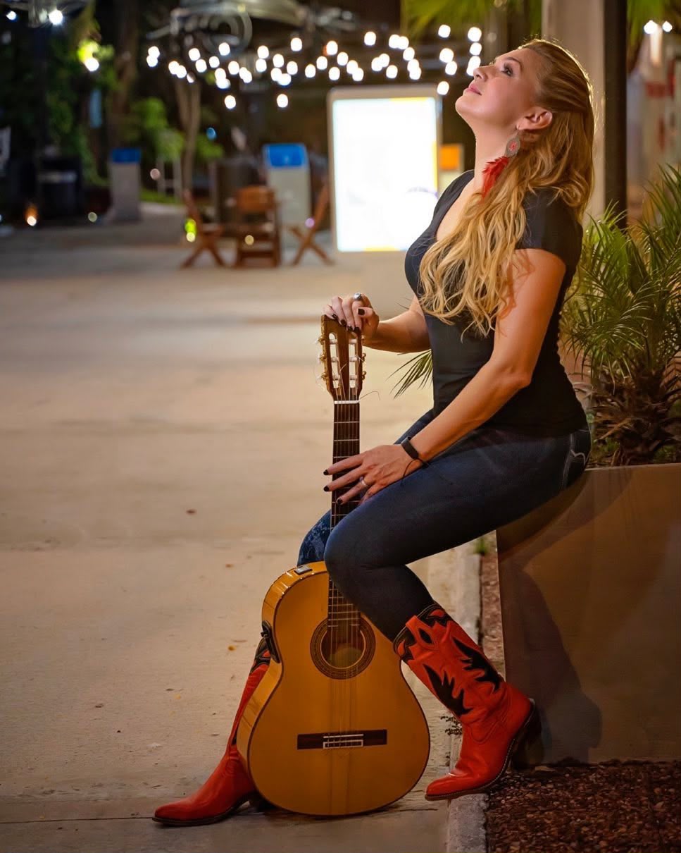 Paraguay: Mercedes Barrios to perform at San Bernardino Oktoberfest